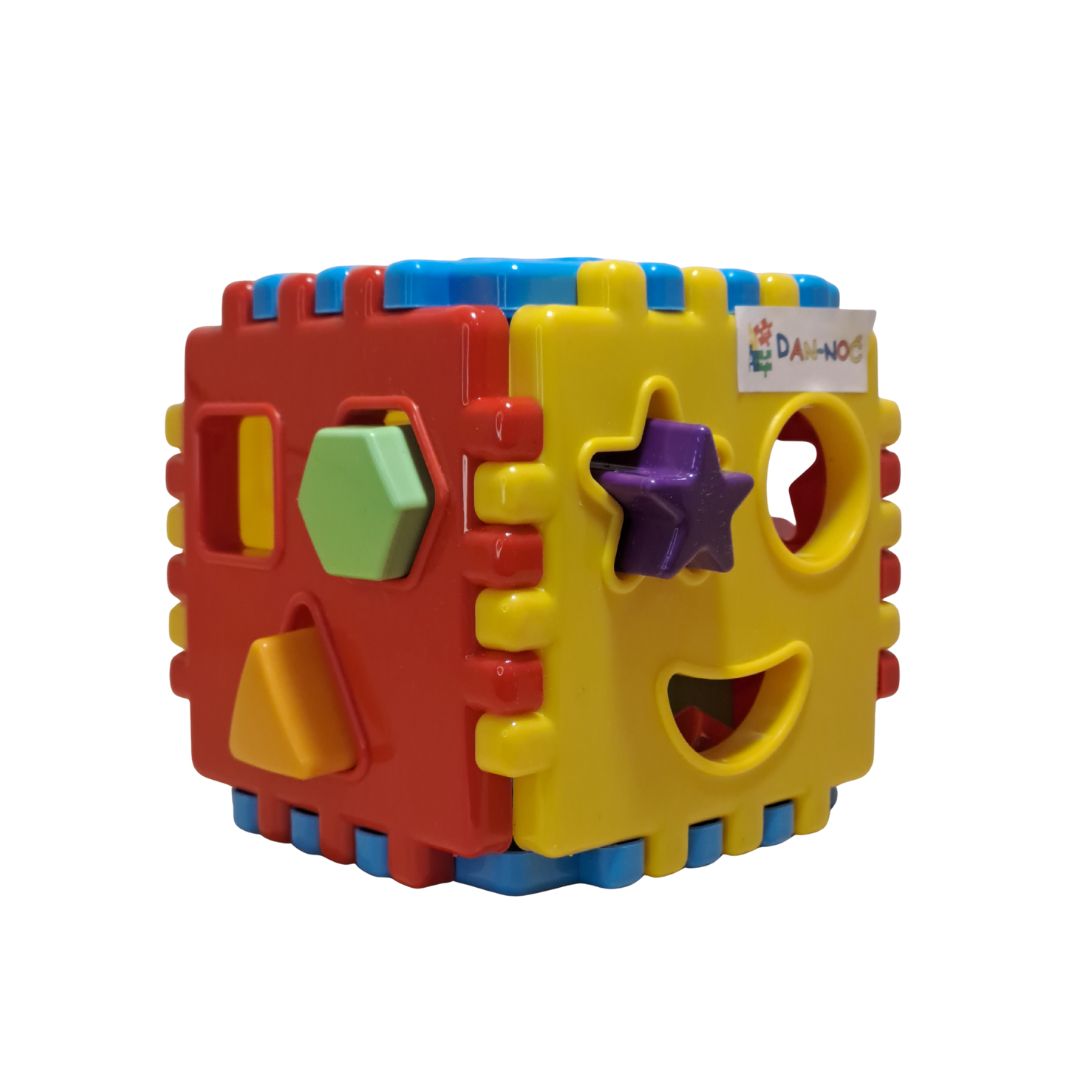 Edukativna kocka za bebe sa umetaljkama - pogađanje oblika