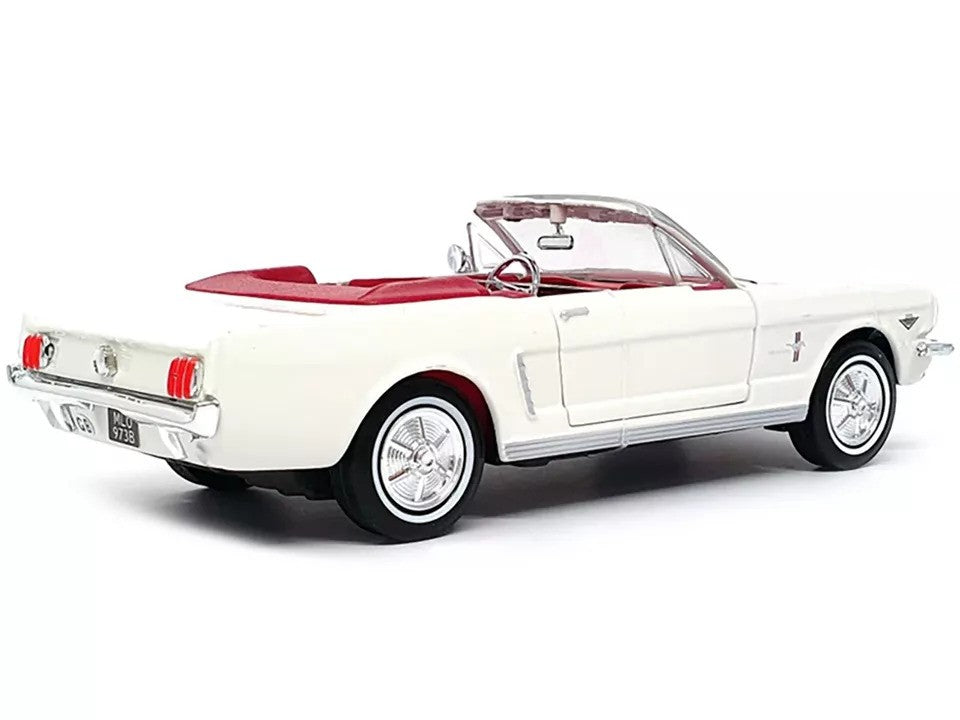 Metalni auto 1:24 1964 James Bond Ford Mustang Convertible