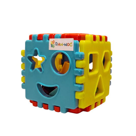 Edukativna kocka za bebe sa umetaljkama - pogađanje oblika