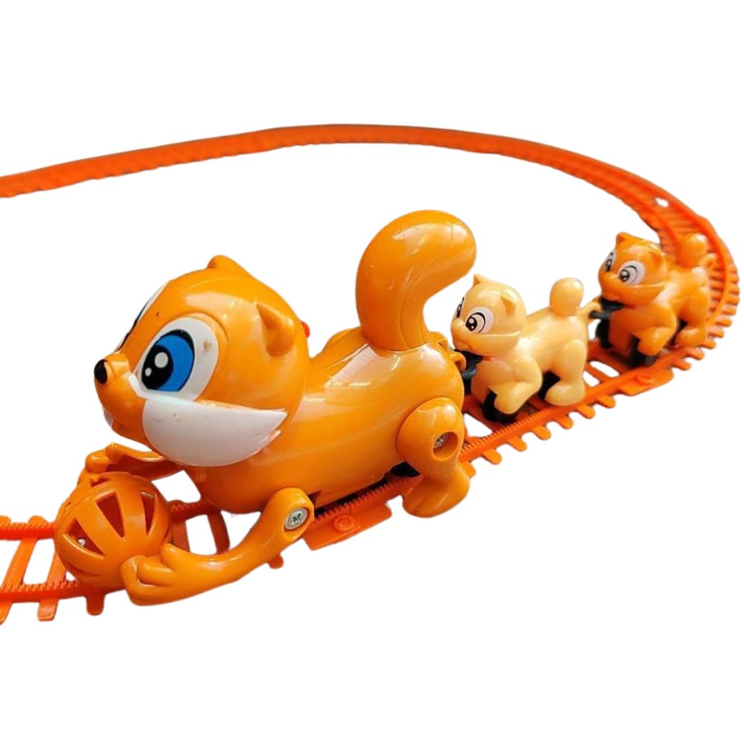 Vozić sa šumskom vevericom i dve male veverice na šinama – dečija električna igračka